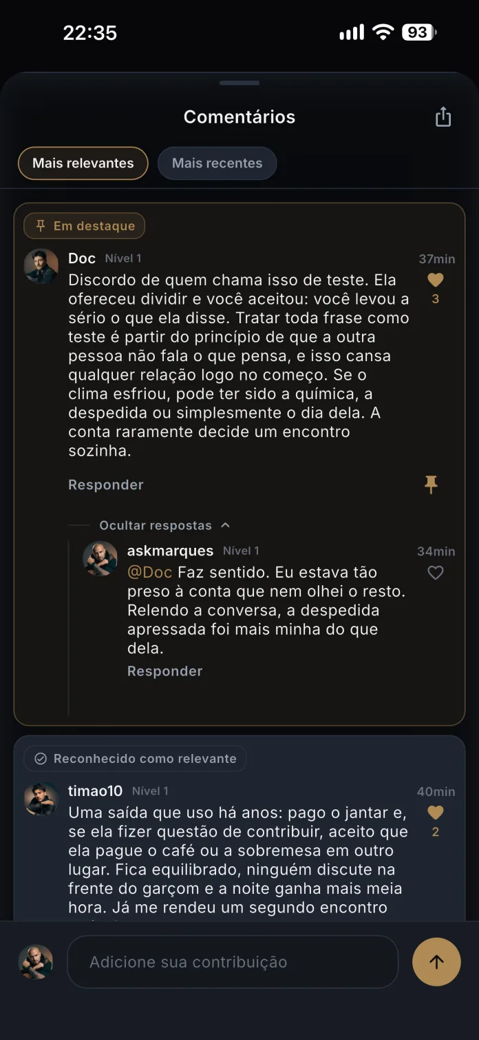 Comentários do mesmo post: o comentário em destaque, uma resposta que menciona o autor dele e um comentário reconhecido como relevante.